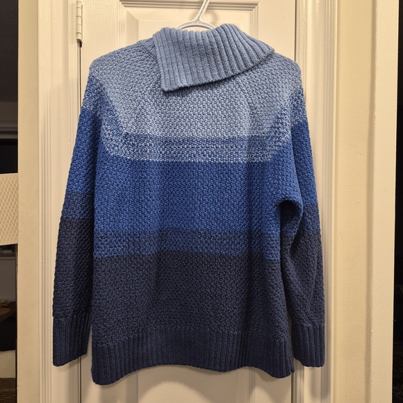 Women’s Blue Gradient Knit Sweater  Size L - Picture 2 of 8
